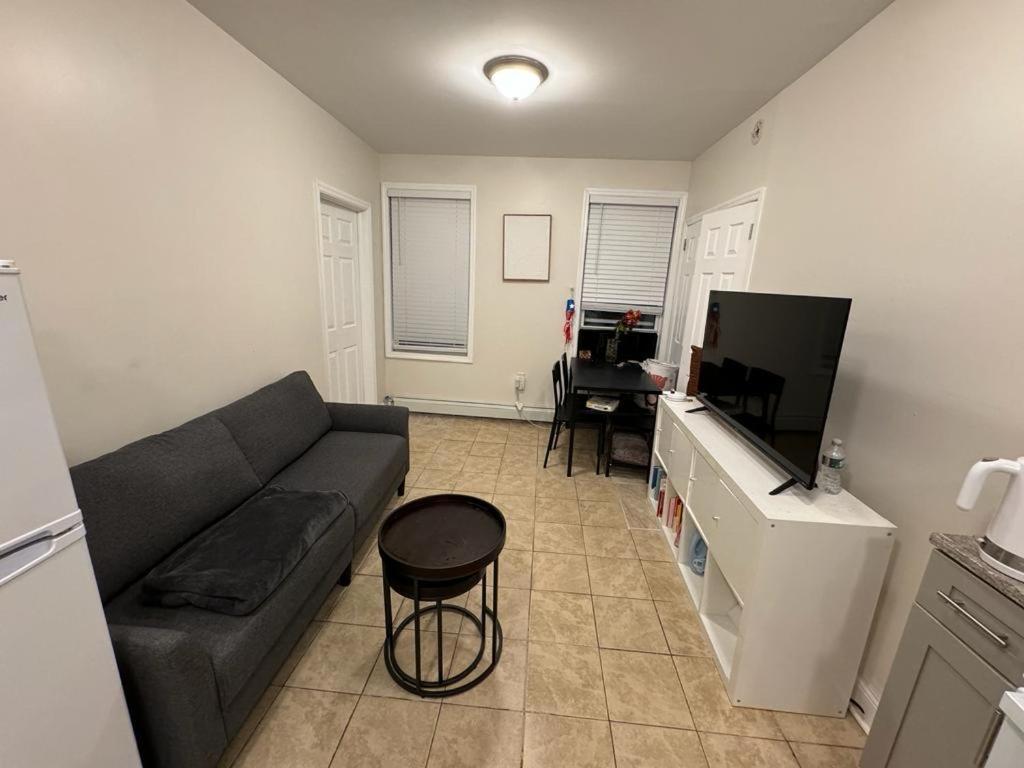 Cozy Apartment With City Skyline. Easy Commute Midtown Manhattan. Jersey City Exterior foto
